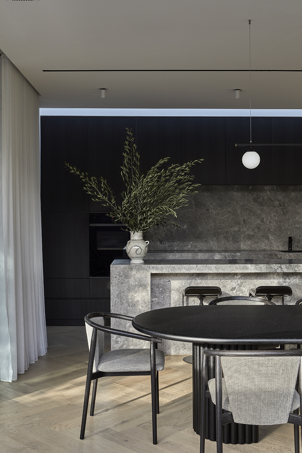 Stone Splashback & Pendant — Clarendon Street