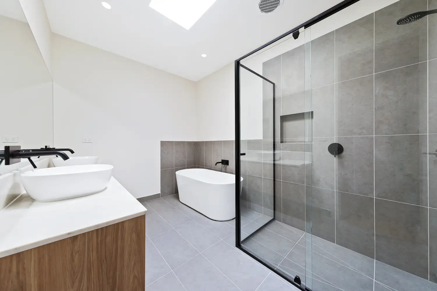 Freestanding Tub & Shower — Ellenvale Avenue