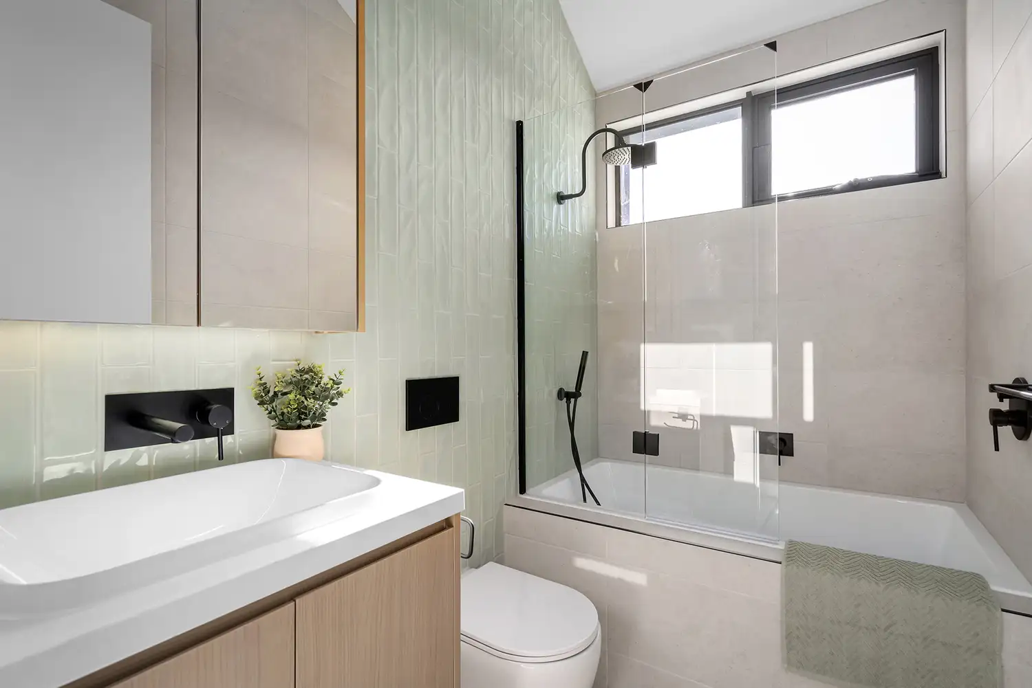 Built-in Bath & Vanity — Thistle Street